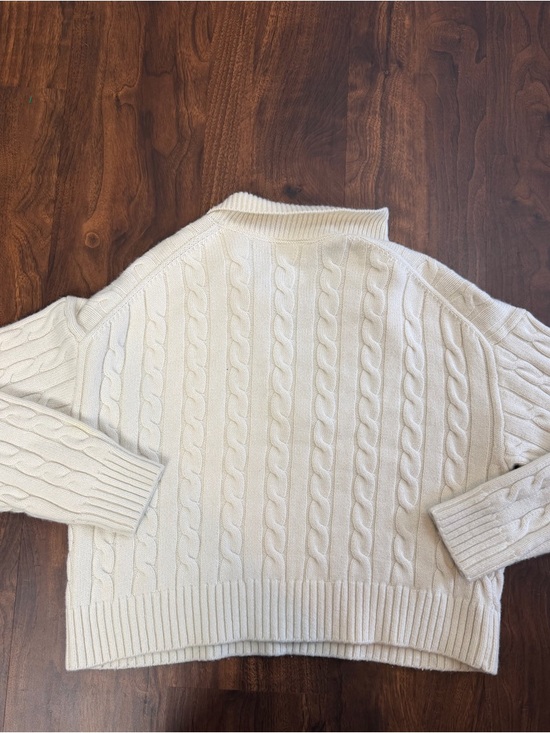 Aritzia Sunday Best Lottie Collared Cable-Knit V-Neck Sweater in Whisper White - Picture 6 of 10